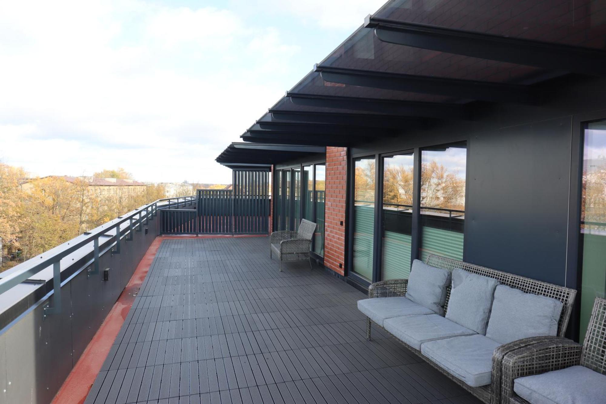 Aatrium Kinnisvara Riia Str 22 Apartment 80 M2 With 45 M2 Terrace Тарту Екстериор снимка